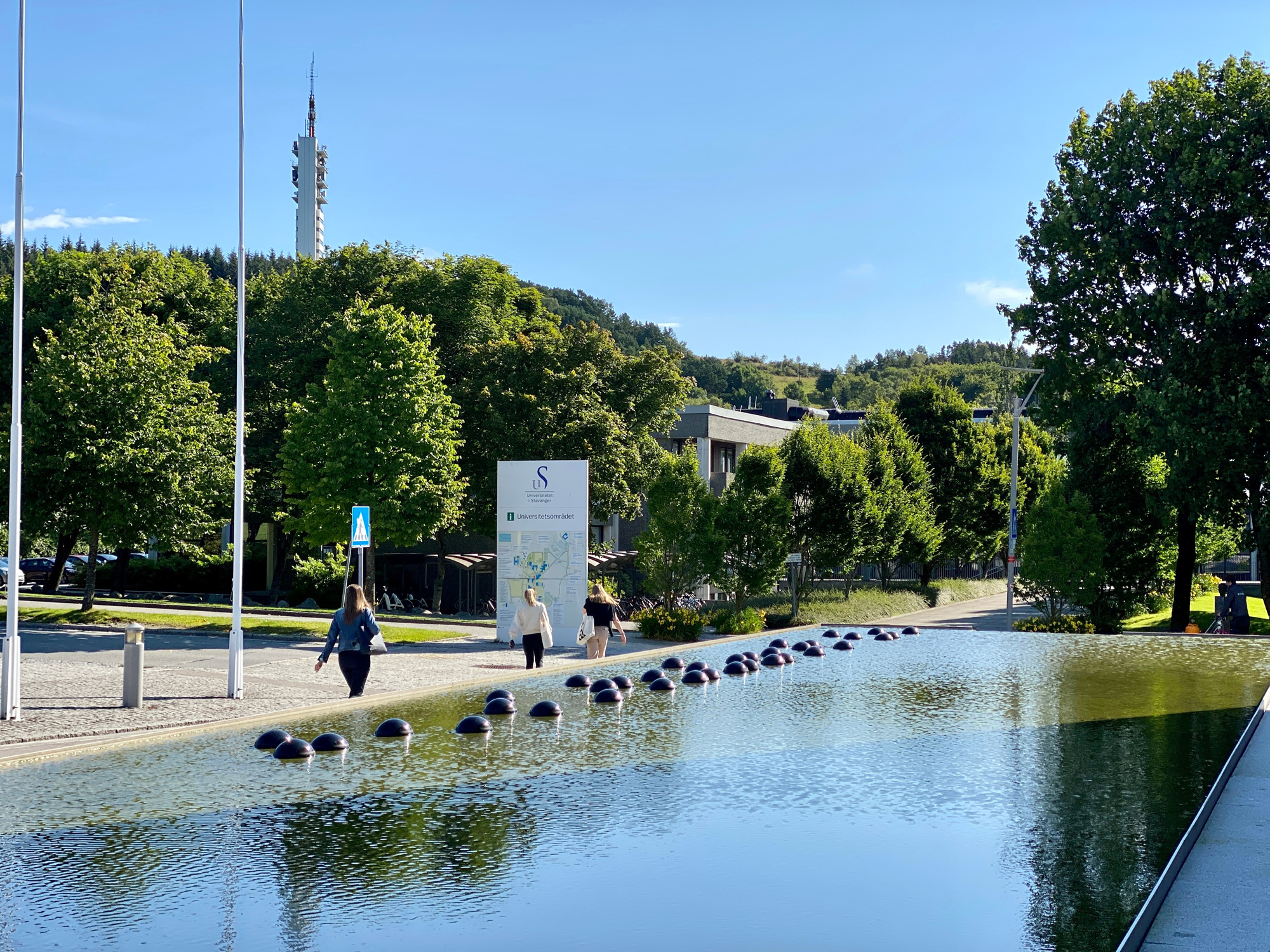 Sommerbilde av campus ullandhaug