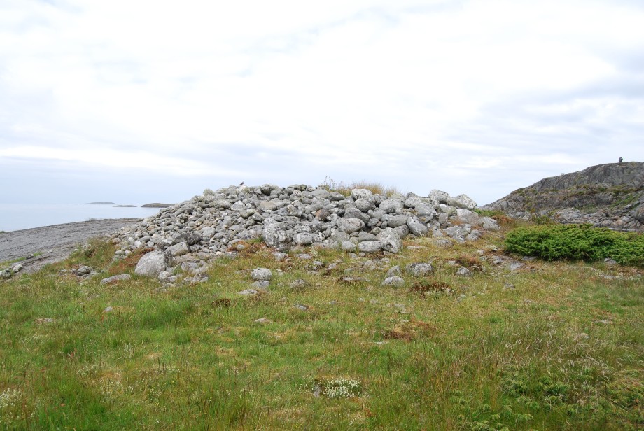 Gravrøys på Bruhalsen. Foto: Lisbeth Prøsch-Danielsen, AM.